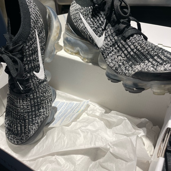 Nike - Picture 1 of 1
